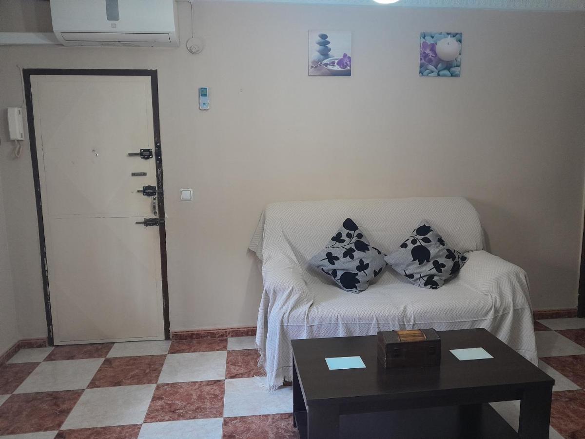 Disfruta De Un Barrio Tranquilo Lägenhet Alcalá de Guadaira Exteriör bild