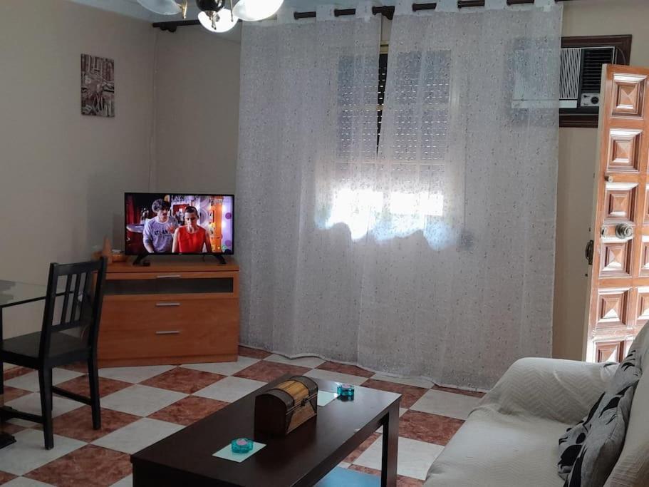 Disfruta De Un Barrio Tranquilo Lägenhet Alcalá de Guadaira Exteriör bild