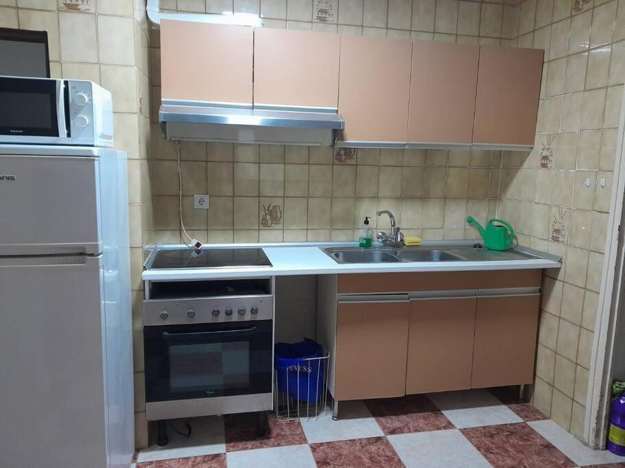 Disfruta De Un Barrio Tranquilo Lägenhet Alcalá de Guadaira Exteriör bild