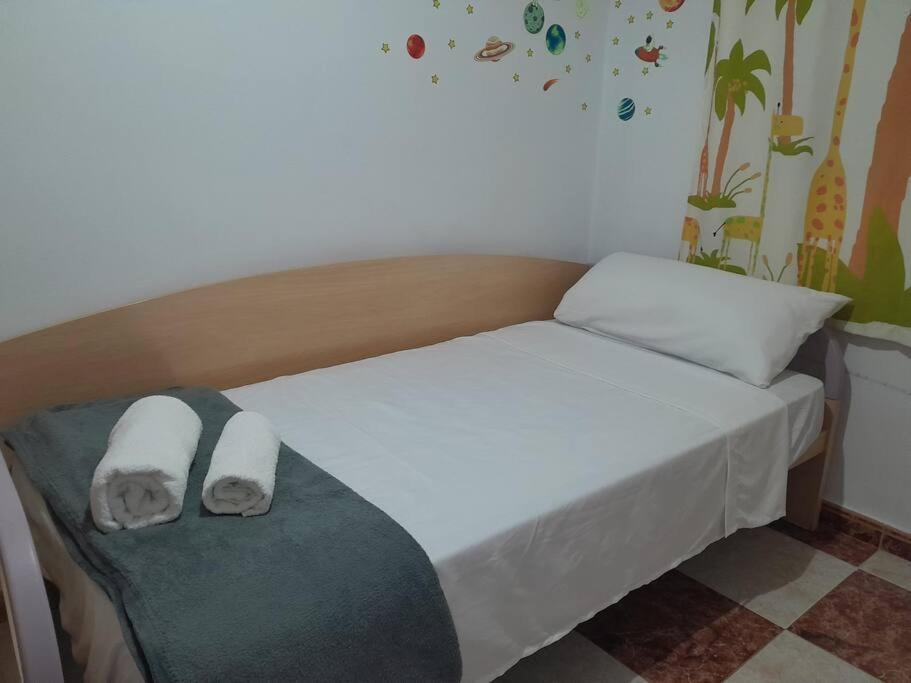 Disfruta De Un Barrio Tranquilo Lägenhet Alcalá de Guadaira Exteriör bild